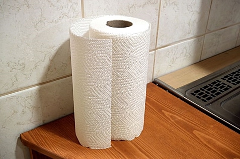 A plain white cploured paper towel