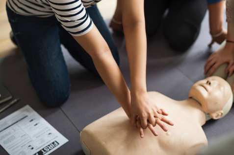 first aid assistance cardiac arrest