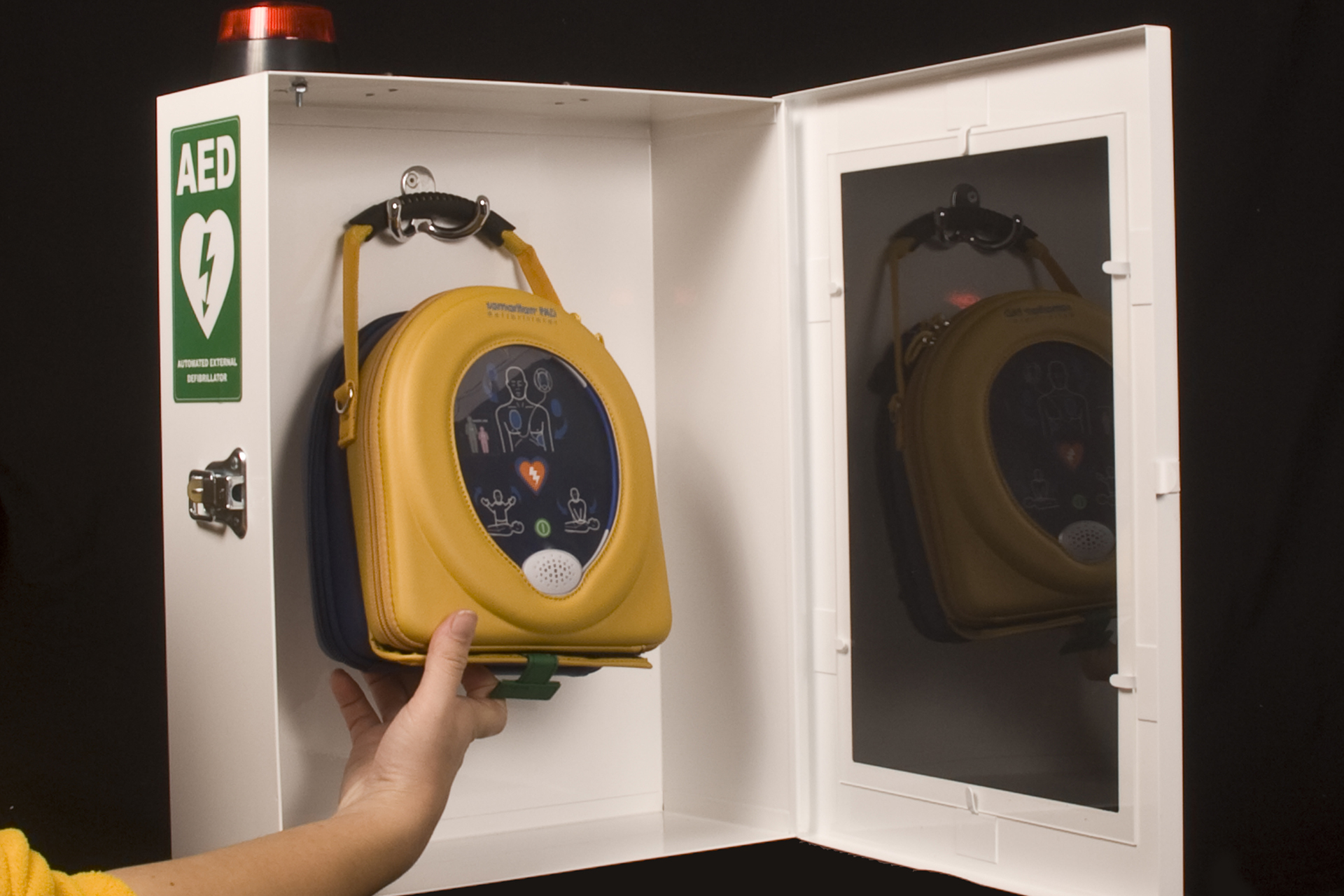 Keeping Your Workplace Safe – Having a Defibrillator?